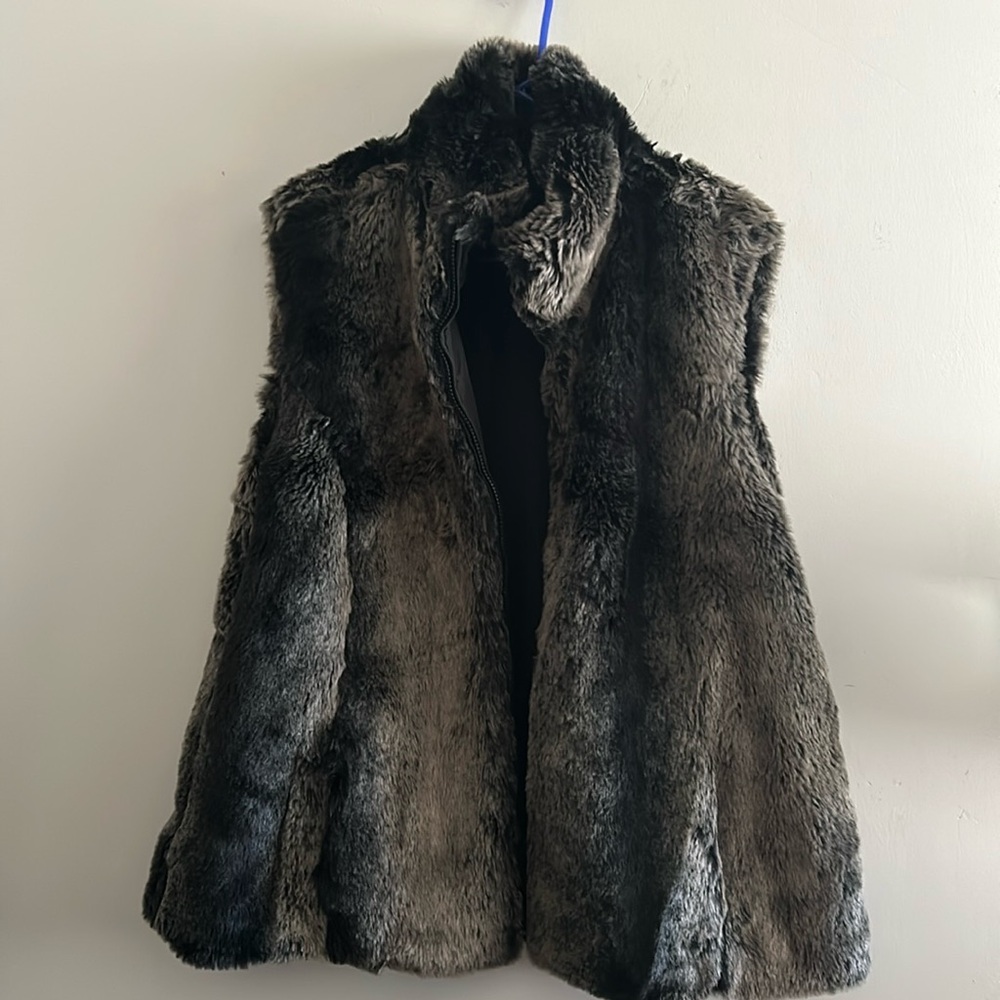 Kristen Blake. Woman’s Size XXL reversible Faux Fur Vest Jacket